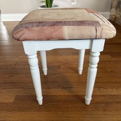 Vanity Stool in White