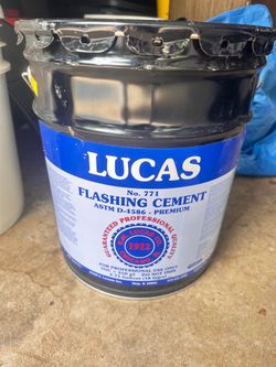 LUCAS Lucas 771 - Asphalt Plastic Roof Cement Premium 4.75 Gallons