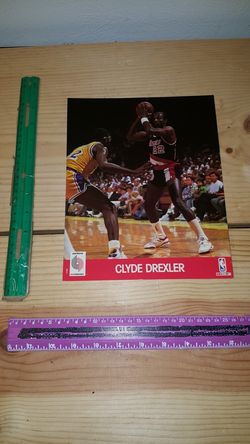 Clyde Drexler 8 by 10 NBA Hoops picture card