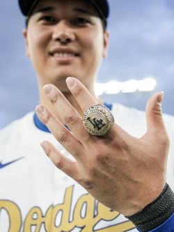 Dodgers Ohtani World Series Ring 2024 (READ ENTIRE DESCRIPTION BEFORE MESSAGING ME)