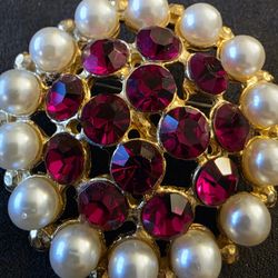 Rhinestone And Pearl Brotch 