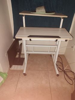 Computer desk