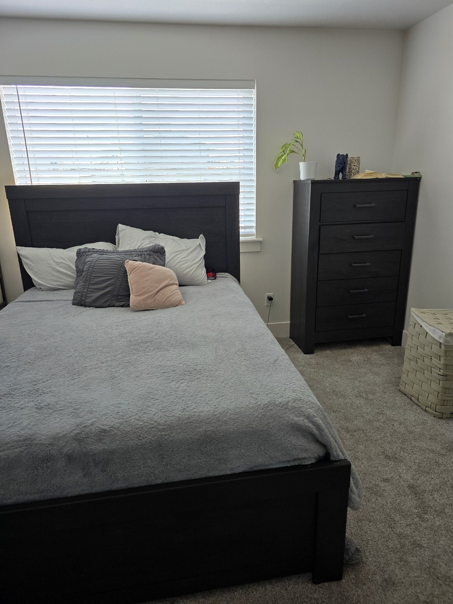 Queen Size Bedroom Set
