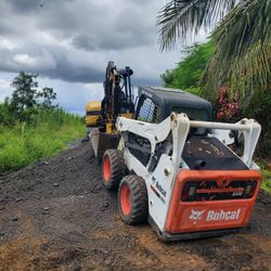 Bobcat/ Excavator/dumptruck 