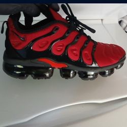 NIKE  VAPORMAX...SIZE 9 MEN'S...NO TRADE