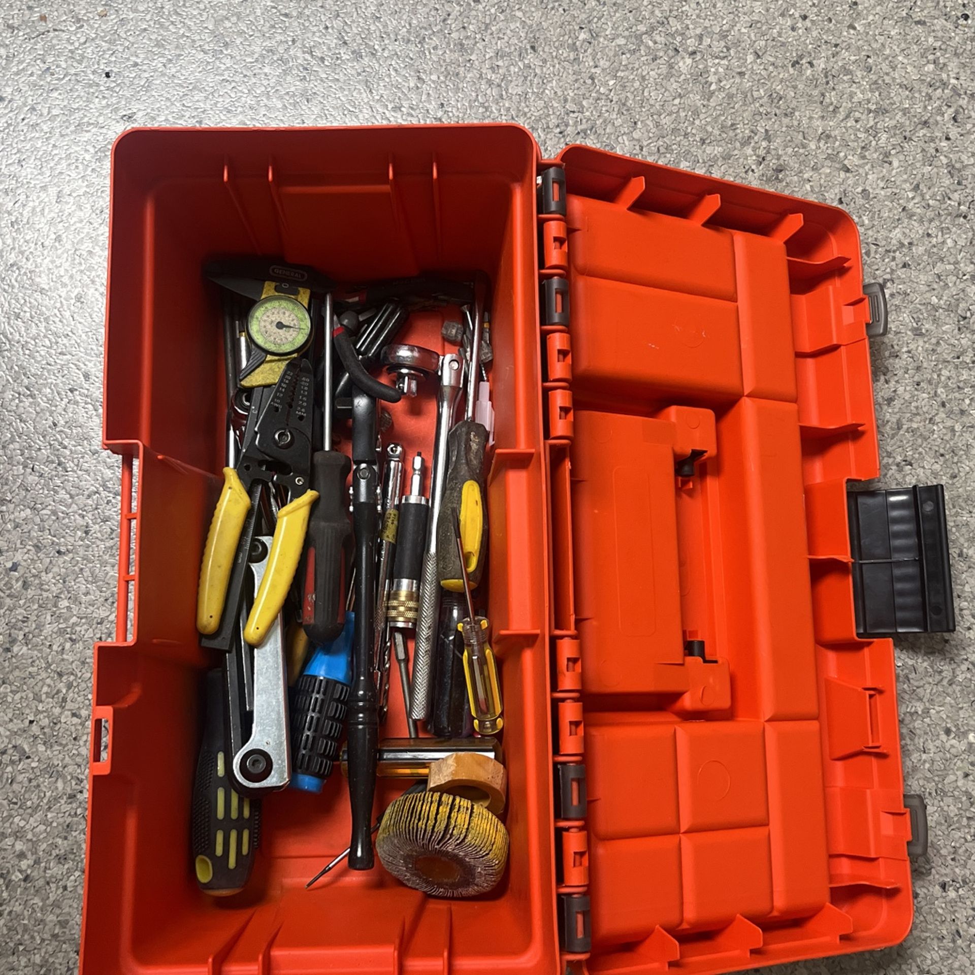 Toolbox with tools for Sale in Los Angeles, CA OfferUp