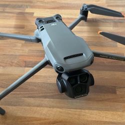 DJI Mavic 3 Pro CINE Premium Combo
