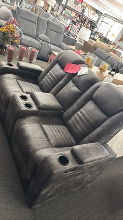 Power reclining loveseat