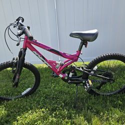 Hyper Bicycle 20" Girls Swift Mountain Bike