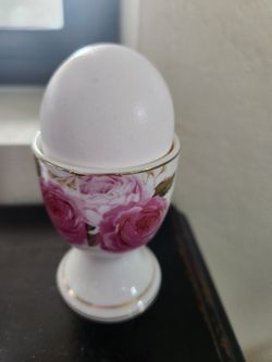 NEW Set of 4 Porcelain Egg Cups with Rose Pattern
