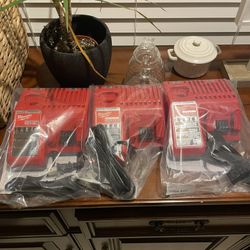New Milwaukee Chargers M12/M18 ($40 Each-Cada Uno)