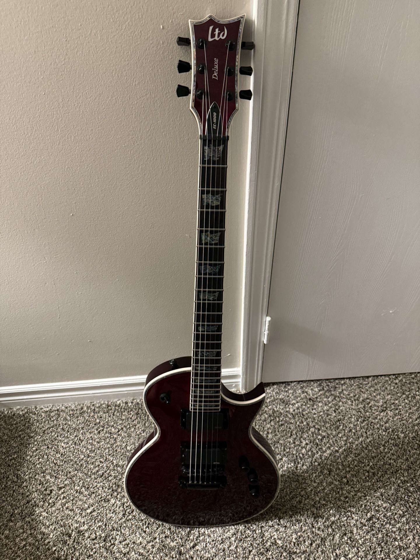 ESP LTD EC-1000 Deluxe – Crimson Red Burst + LTD Hardshell Case