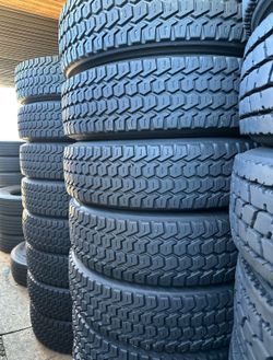 295/75/22.5 traction recaps