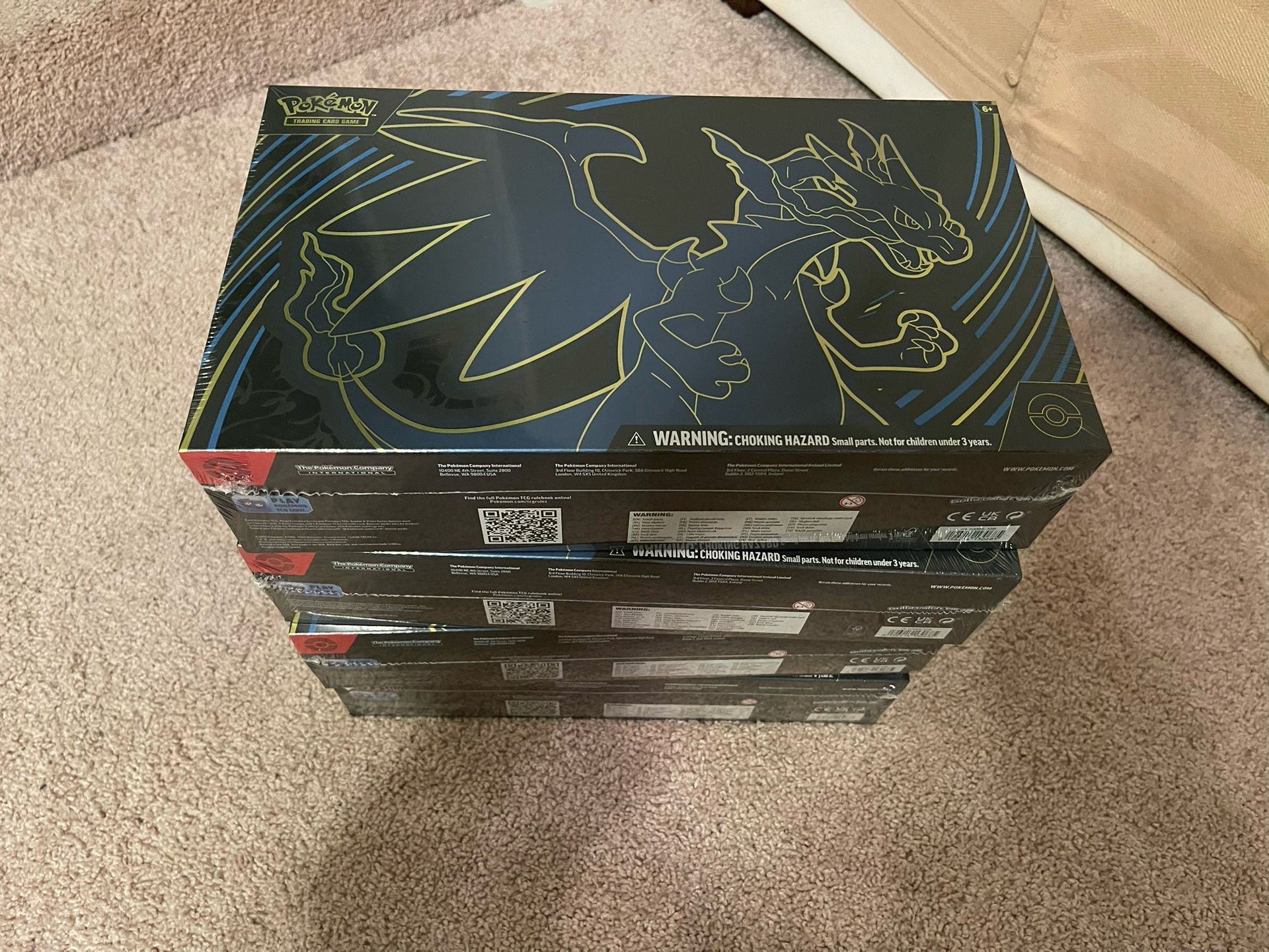 Mega Charizard Ultra Premium Collection