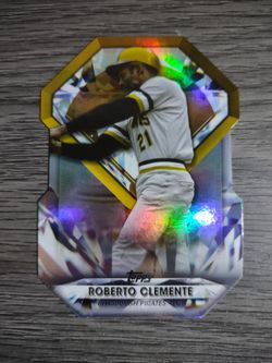 2022 Topps Roberto Clemente Rainbow 🌈 Foil Baseball ⚾ Card