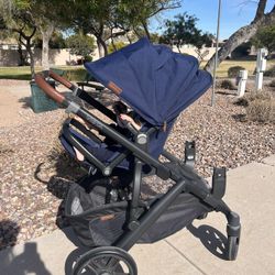 Like New Uppababy Vista v3 Noa 