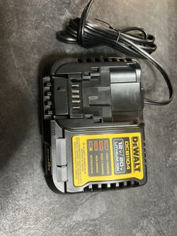 Dewalt 4 Amp Charge New