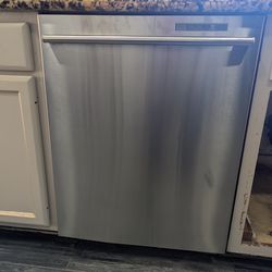 LG dishwasher. 100$