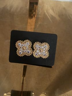 Rhinestone Clover Earrings ✨