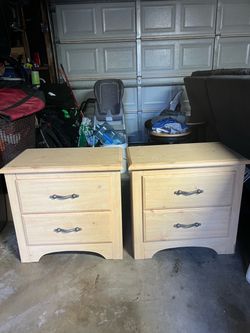 Title: Set of 2 Wooden Nightstands / Bedside Dressers – 2 Drawers Each