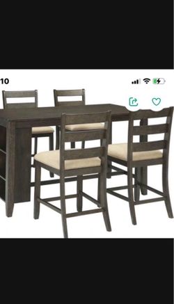 Dining Set: 4 Chairs And One Table. Like New. Size: Fit 6-8 Persons.