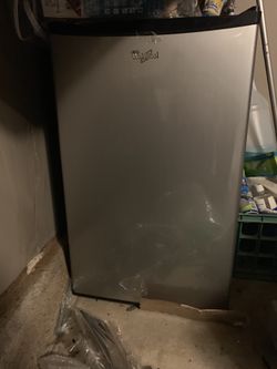 Whirlpool mini fridge