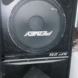 Peavey speakers