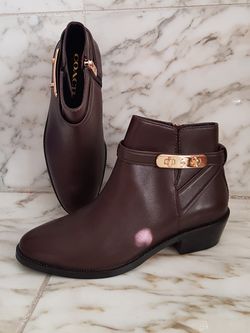 Coach brown leather ankle boots - size 5.5M