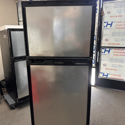 Furrion FCR10DCGTA Arctic Refrigerator (10 cubic ft) 12V