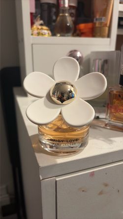 Marc Jacob’s Daisy Love 1 oz