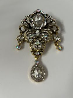 VINTAGE Brooch Pin Goldtone Large Statement 