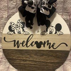 Mickey and Minnie Welcome Sign