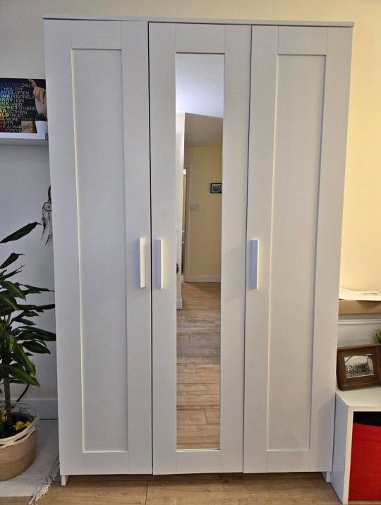 Wardrobe Dresser White