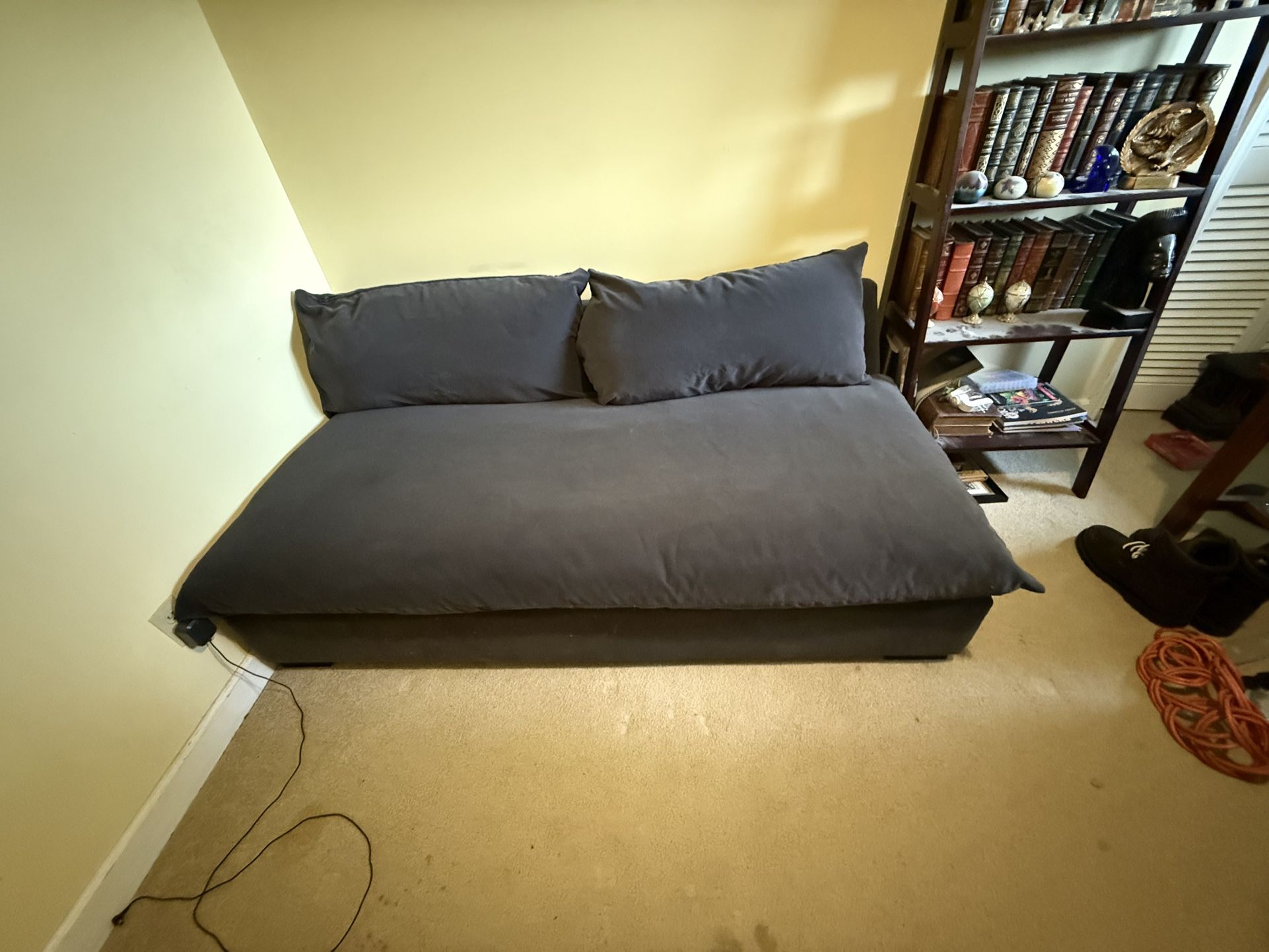 Couch/sectional