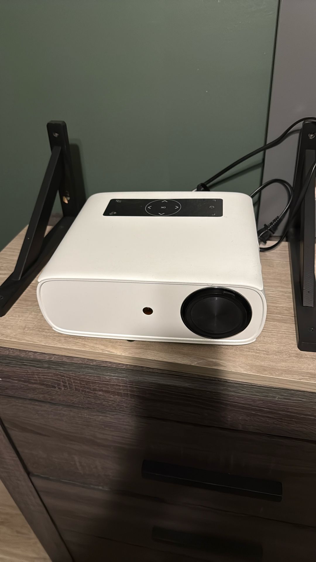 Projector: HopVision 