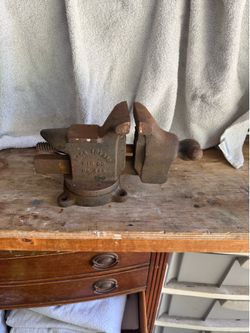 Swivel vise and Jackstand
