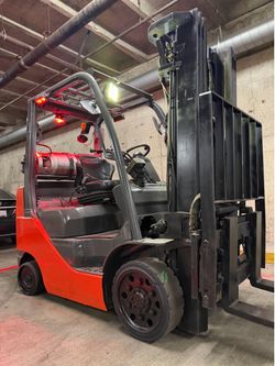 TOYOTA M8 forklift for sale, 5500 lb, 3 stage, side shift