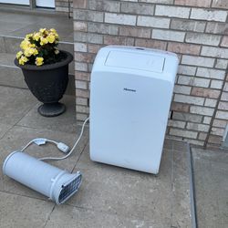 7000 Btu AC( Missing Window Panels , Can Use Cardboard Or Plastic Cut Out)