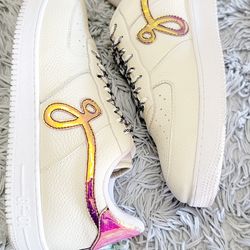 Size 11 John Geiger GF-01 'Off White Pebbled Leather. 
