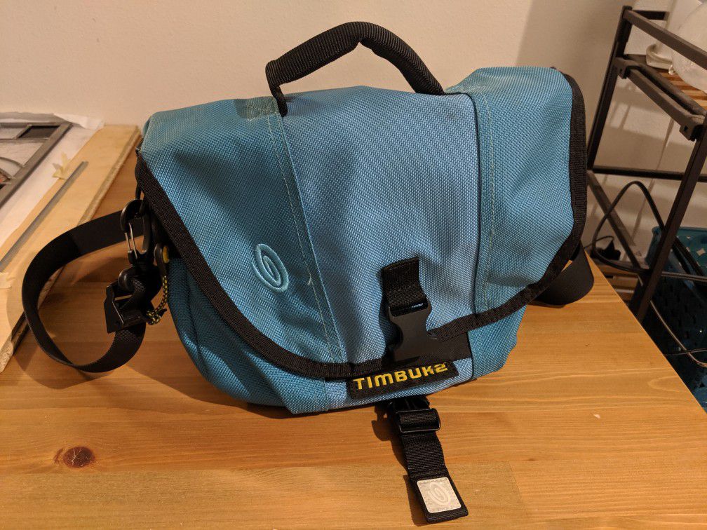 XS Timbuk2 messenger bag/purse