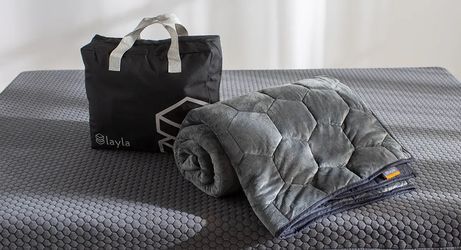 Layla Weighted Blanket. 25lbs 80x87”