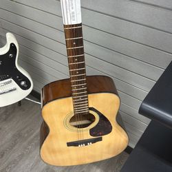Yamaha guitar