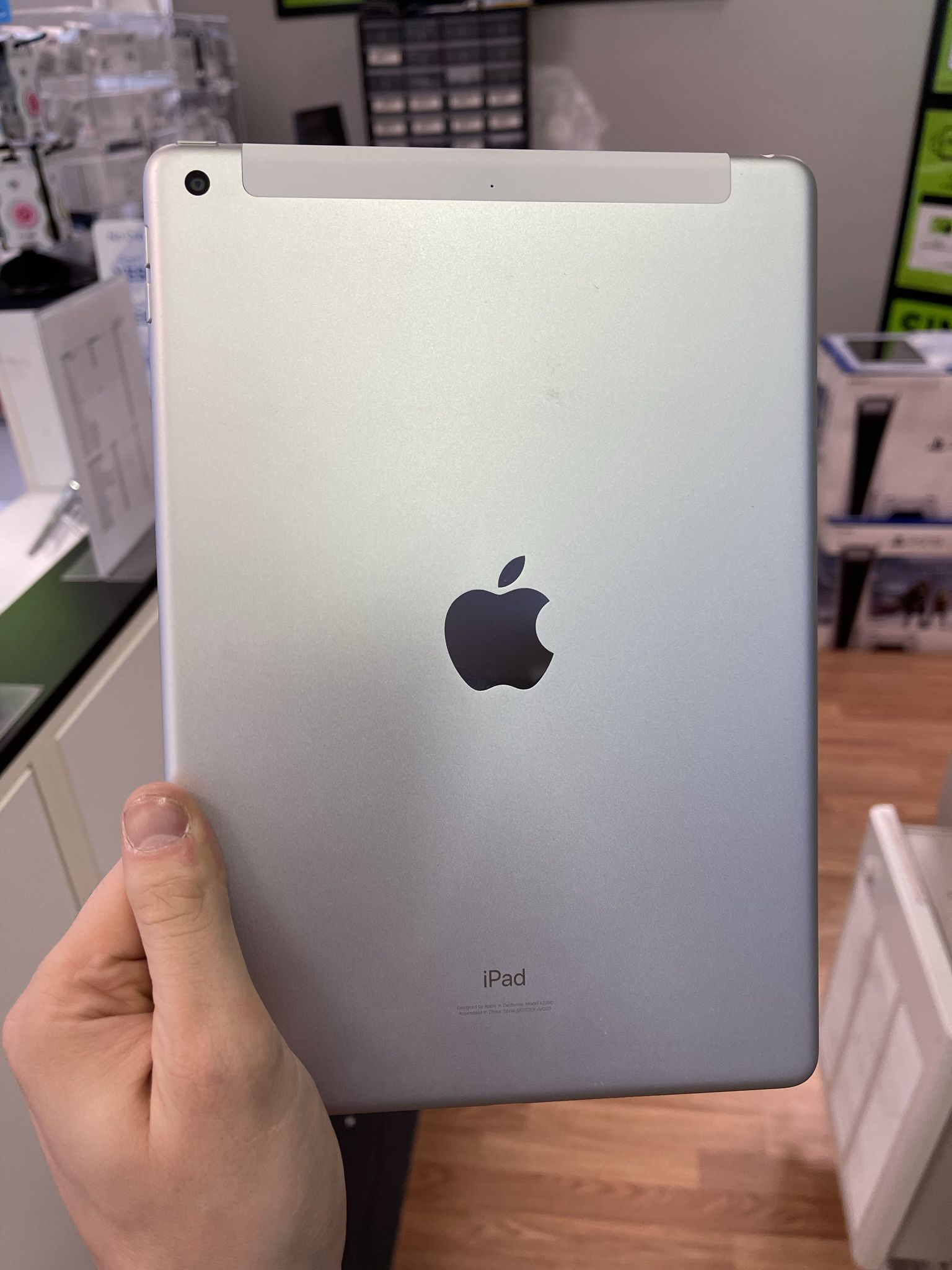 iPad 8th Gen. 10.2” Cellular 32GB Silver