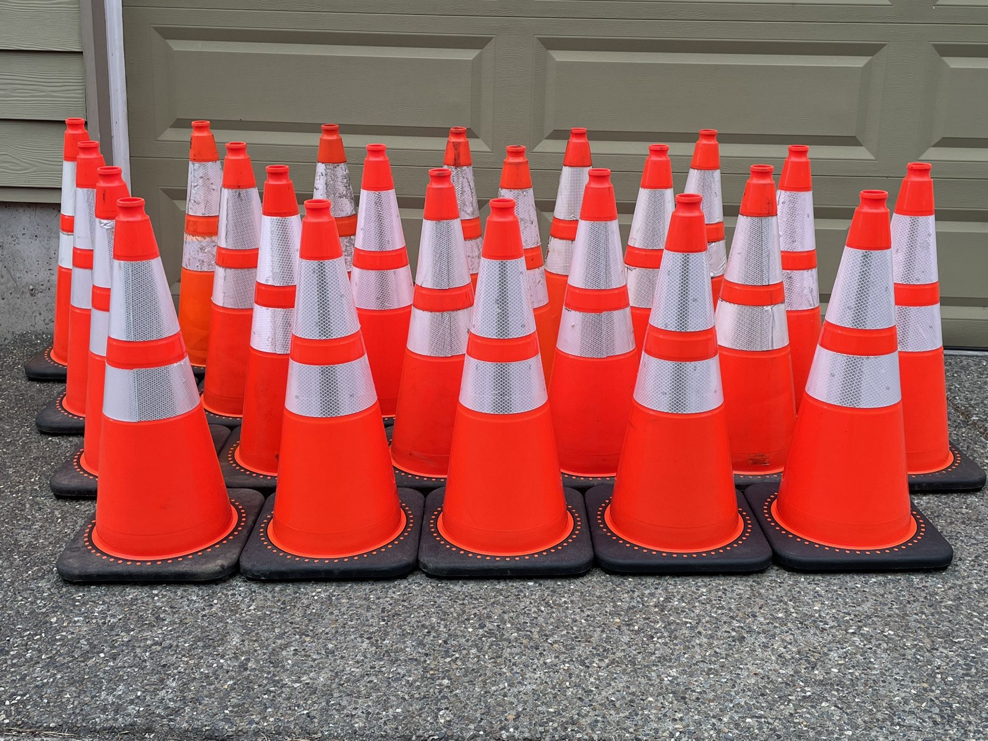 23 Orange Reflective Traffic Cones For Cheap! for Sale in Gig Harbor