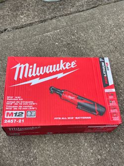 Milwaukee M12 3/8" Cordless Ratchet Kit (Model 2457-21)