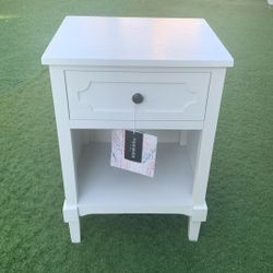 New White Sade Table 