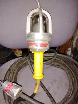 Woodhead CO.Industrial Explosion-Proof Drop Light with Cord
