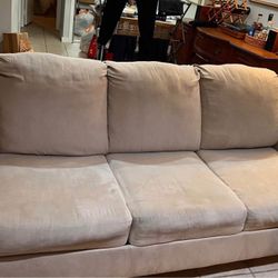 Ashley Furniture Pull out Queen Beige Sleeper Couch. Super Comfortable, Clean,Petfree Smokefree home