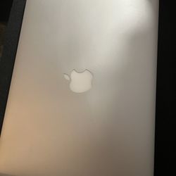 MacBook Laptop 