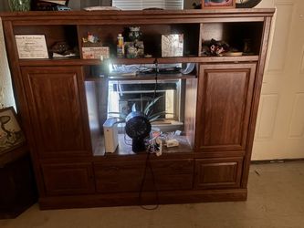 Entertainment center
